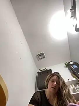 Snapshot of queenkelly1234 chatting on March 16, 2026, 5:44 am queenkelly1234 online show from March 16, 2026, 5:44 am