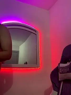 Snapshot of La-Gatiita-trans chatting on December 23, 2025, 2:22 am La-Gatiita-trans online show from December 23, 2025, 2:22 am