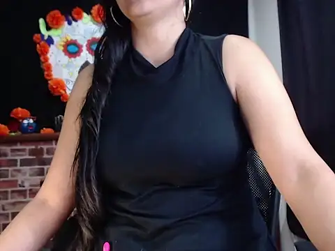 Lucyy Naugthy online show from November 17, 2025, 1:26 pm