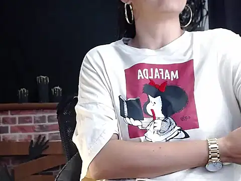 Lucyy Naugthy online show from October 24, 2025, 12:15 pm