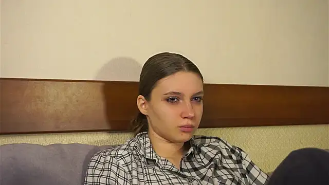 Snapshot of RoslynArcuo chatting on November 2, 2025, 8:47 pm RoslynArcuo online show from November 2, 2025, 8:47 pm