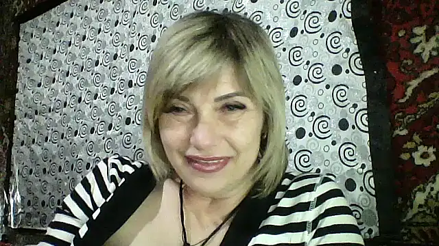 Snapshot of Lia_Ray chatting on October 19, 2025, 6:43 pm Lia Ray online show from October 19, 2025, 6:43 pm