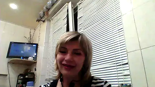 Snapshot of Lia_Ray chatting on October 17, 2025, 7:37 pm Lia Ray online show from October 17, 2025, 7:37 pm