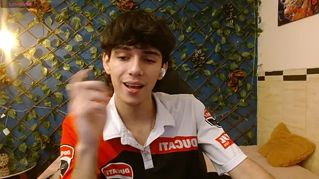 AmethystShadow17 online show from February 26, 2026, 7:47 pm