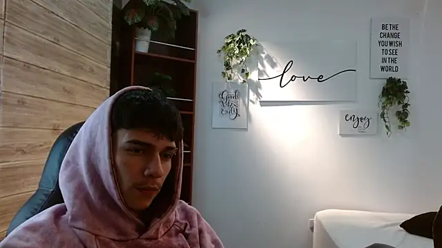 AmethystShadow17 online show from April 26, 2026, 4:54 am