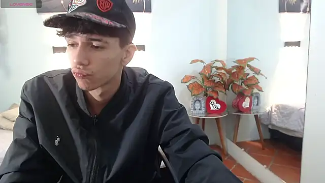 Snapshot of AmethystShadow17 chatting on November 16, 2025, 12:21 pm AmethystShadow17 online show from November 16, 2025, 12:21 pm