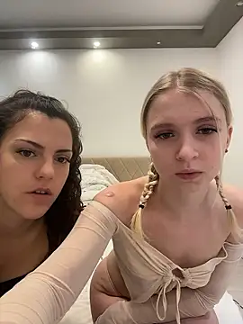 Snapshot of LillyOcean chatting on January 14, 2026, 8:12 pm LillyOcean online show from January 14, 2026, 8:12 pm