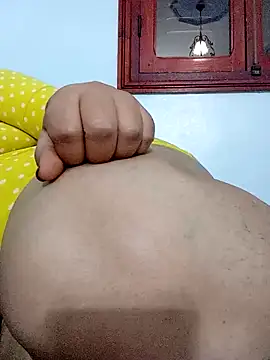 Snapshot of Notila-68 chatting on November 18, 2025, 1:47 pm Notila-68 online show from November 18, 2025, 1:47 pm