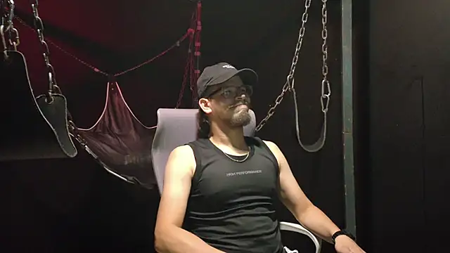 Snapshot of Amo_RodriD chatting on October 14, 2025, 10:31 pm Amo RodriD online show from October 14, 2025, 10:31 pm