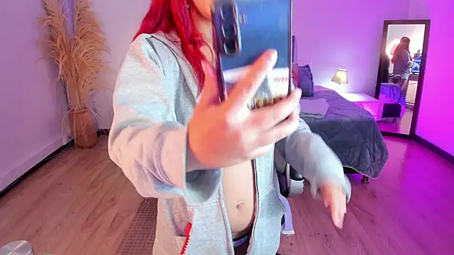 Cat  Moon   online show from April 8, 2026, 7:37 pm