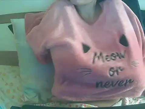 Snapshot of Honeyjuice73 chatting on January 18, 2026, 9:51 pm Honeyjuice73 online show from January 18, 2026, 9:51 pm