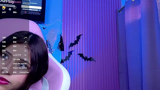 dafne17  online show from October 28, 2025, 12:48 pm