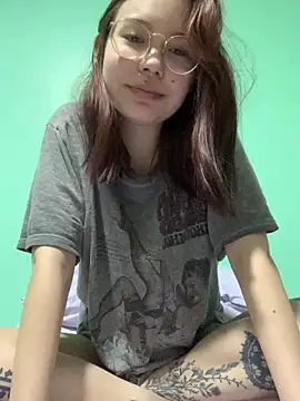 Snapshot of KittyK_at chatting on October 21, 2025, 6:18 pm KittyK at online show from October 21, 2025, 6:18 pm