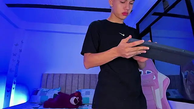 Axel Cody  online show from March 7, 2026, 12:21 pm