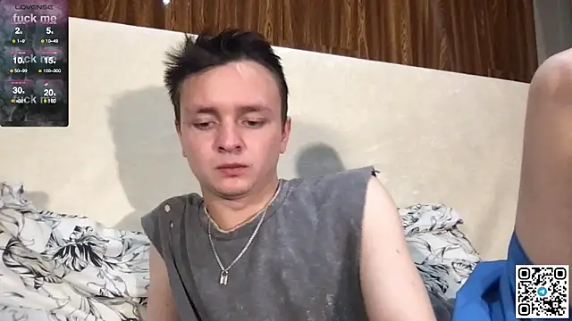 Snapshot of Logan_mett chatting on October 30, 2025, 8:39 pm Logan mett online show from October 30, 2025, 8:39 pm