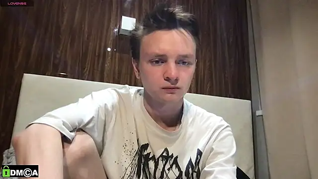 Snapshot of Logan_mett chatting on November 19, 2025, 3:45 pm Logan mett online show from November 19, 2025, 3:45 pm