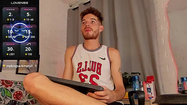 MATEO HUNTER online show from December 15, 2025, 3:01 am