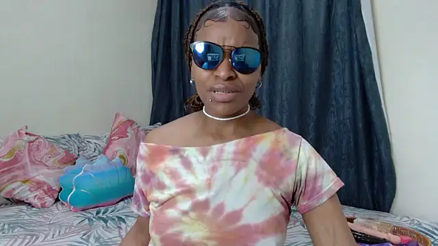 fifiqueen25 online show from March 21, 2026, 7:09 am