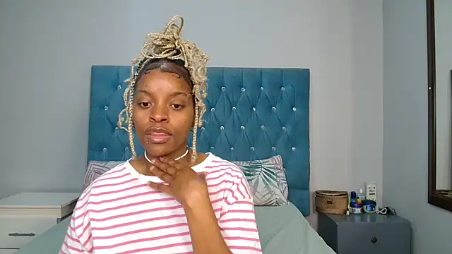 fifiqueen25 online show from June 22, 2026, 6:32 am