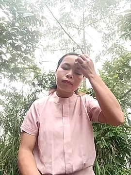 Nguyet2k4 online show from November 5, 2025, 11:52 pm