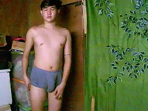 Snapshot of Trebz chatting on November 21, 2025, 12:04 pm Trebz online show from November 21, 2025, 12:04 pm