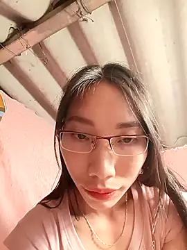 Snapshot of -Kem-01 chatting on October 31, 2025, 1:41 pm -Kem-01 online show from October 31, 2025, 1:41 pm