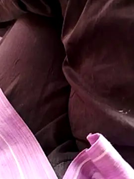 Snapshot of svk_05 chatting on November 18, 2025, 6:28 am svk 05 online show from November 18, 2025, 6:28 am