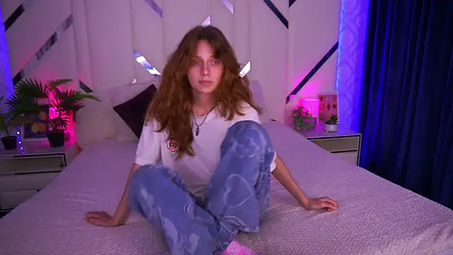 CuteeFoxy online show from October 23, 2025, 1:54 pm