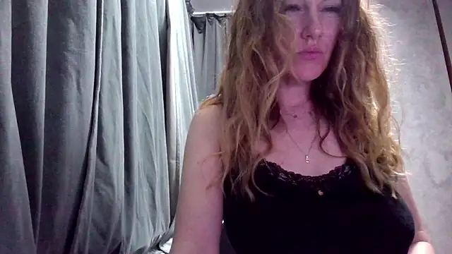 Snapshot of Reed-velvet chatting on May 20, 2026, 7:00 pm Reed-velvet online show from May 20, 2026, 7:00 pm