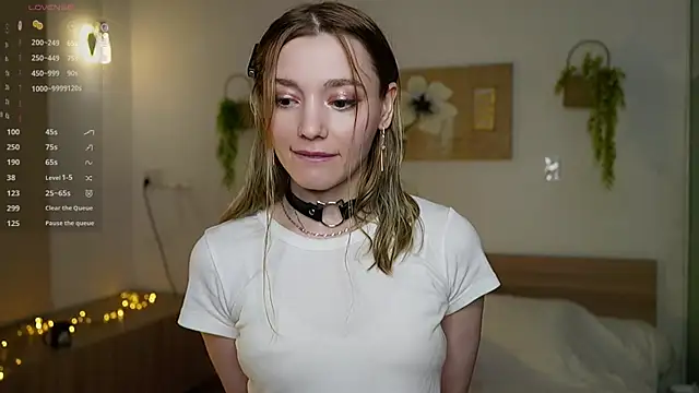 Snapshot of StarryMary chatting on December 3, 2025, 9:03 pm StarryMary online show from December 3, 2025, 9:03 pm