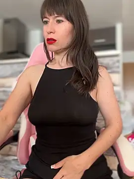 AlanaRius18 online show from April 10, 2026, 7:48 am