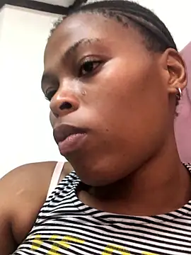 Snapshot of Bubbles156 chatting on January 14, 2026, 6:33 pm Bubbles156 online show from January 14, 2026, 6:33 pm