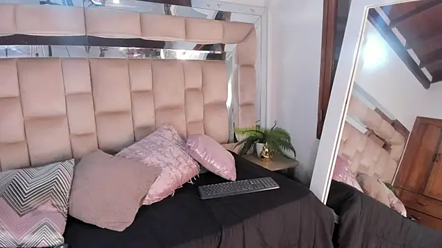 Hanna Garciia online show from October 29, 2025, 8:30 pm