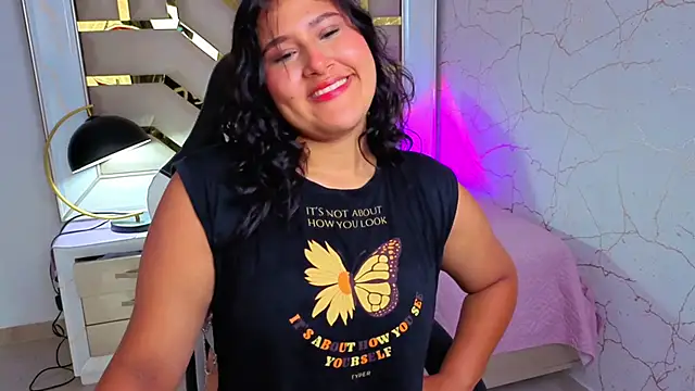 Snapshot of luna_jonezz chatting on November 6, 2025, 11:14 am luna jonezz online show from November 6, 2025, 11:14 am