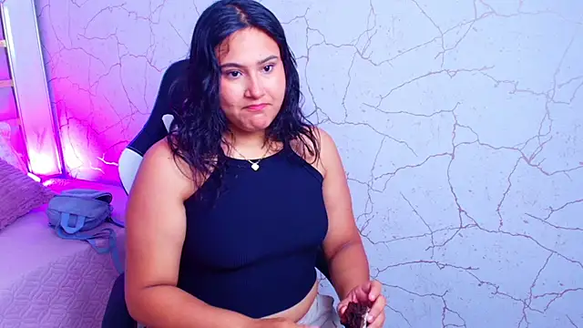 Snapshot of luna_jonezz chatting on November 4, 2025, 11:14 am luna jonezz online show from November 4, 2025, 11:14 am