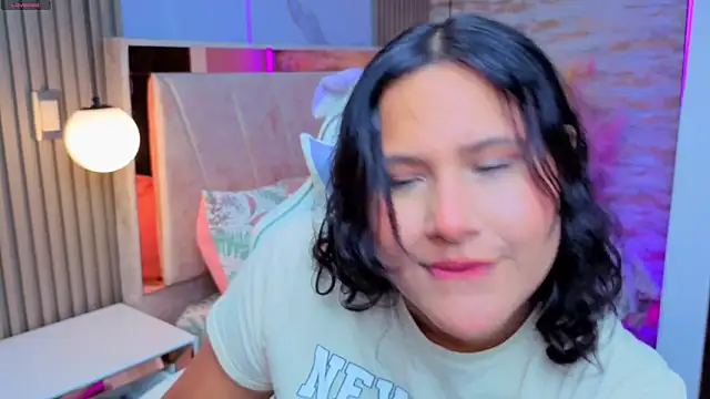 Snapshot of luna_jonezz chatting on November 14, 2025, 11:25 am luna jonezz online show from November 14, 2025, 11:25 am