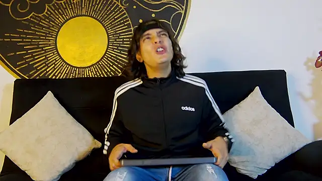 Snapshot of dammon_walker chatting on November 5, 2025, 12:41 pm dammon walker online show from November 5, 2025, 12:41 pm