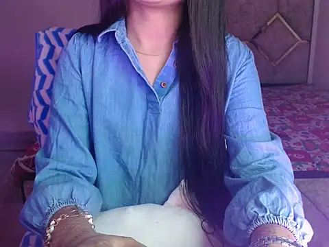 Snapshot of spicy_sofiya_- chatting on December 1, 2025, 5:25 pm spicy sofiya - online show from December 1, 2025, 5:25 pm