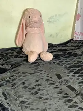 Aimee milk online show from December 14, 2025, 1:17 pm