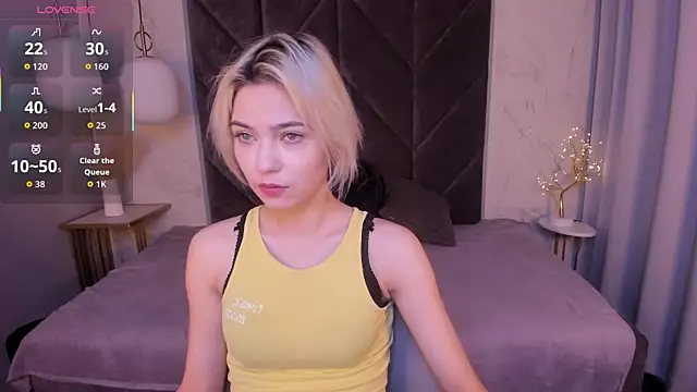 Snapshot of AlysiaSun_ chatting on October 27, 2025, 1:56 pm AlysiaSun online show from October 27, 2025, 1:56 pm