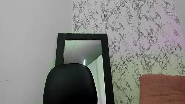 kataleyaAlenan online show from December 2, 2025, 1:57 pm