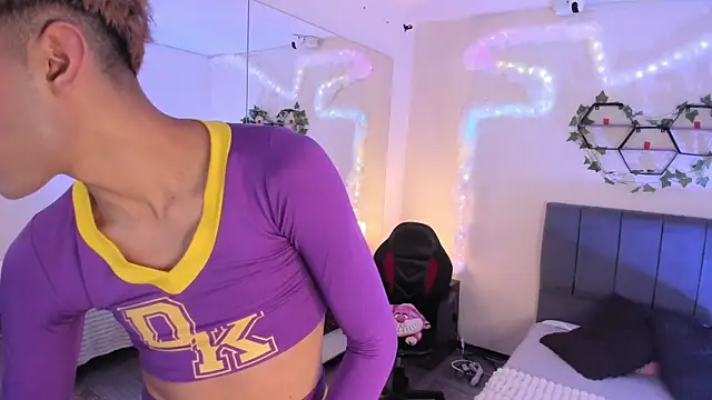 Snapshot of JustinCastiblanco chatting on November 28, 2025, 11:32 am JustinCastiblanco online show from November 28, 2025, 11:32 am