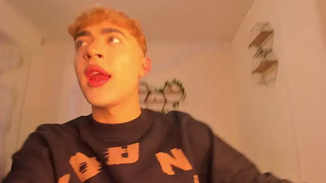 Snapshot of JustinCastiblanco chatting on November 18, 2025, 11:24 am JustinCastiblanco online show from November 18, 2025, 11:24 am