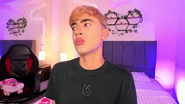 Snapshot of JustinCastiblanco chatting on November 10, 2025, 11:26 am JustinCastiblanco online show from November 10, 2025, 11:26 am