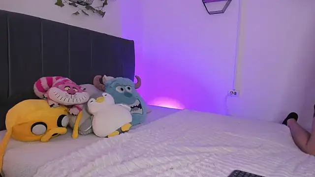 JustinCastiblanco online show from December 17, 2025, 11:26 am