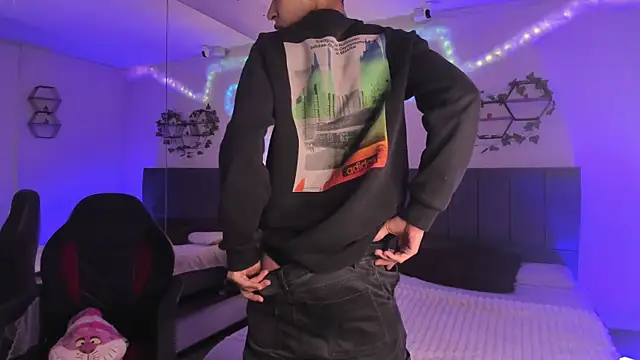 Snapshot of JustinCastiblanco chatting on November 15, 2025, 11:36 am JustinCastiblanco online show from November 15, 2025, 11:36 am