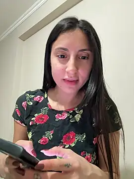 Snapshot of itsmiasofia chatting on June 26, 2026, 7:47 am itsmiasofia online show from June 26, 2026, 7:47 am