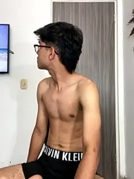 Muchachito18 online show from January 9, 2026, 4:08 am