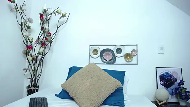 Snapshot of Salmma_Milf chatting on October 21, 2025, 11:53 am Salmma Milf online show from October 21, 2025, 11:53 am