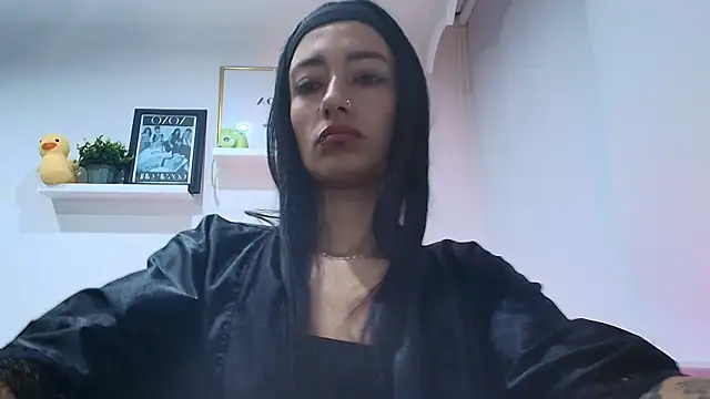 Snapshot of _TiniWild chatting on December 1, 2025, 2:23 am TiniWild online show from December 1, 2025, 2:23 am